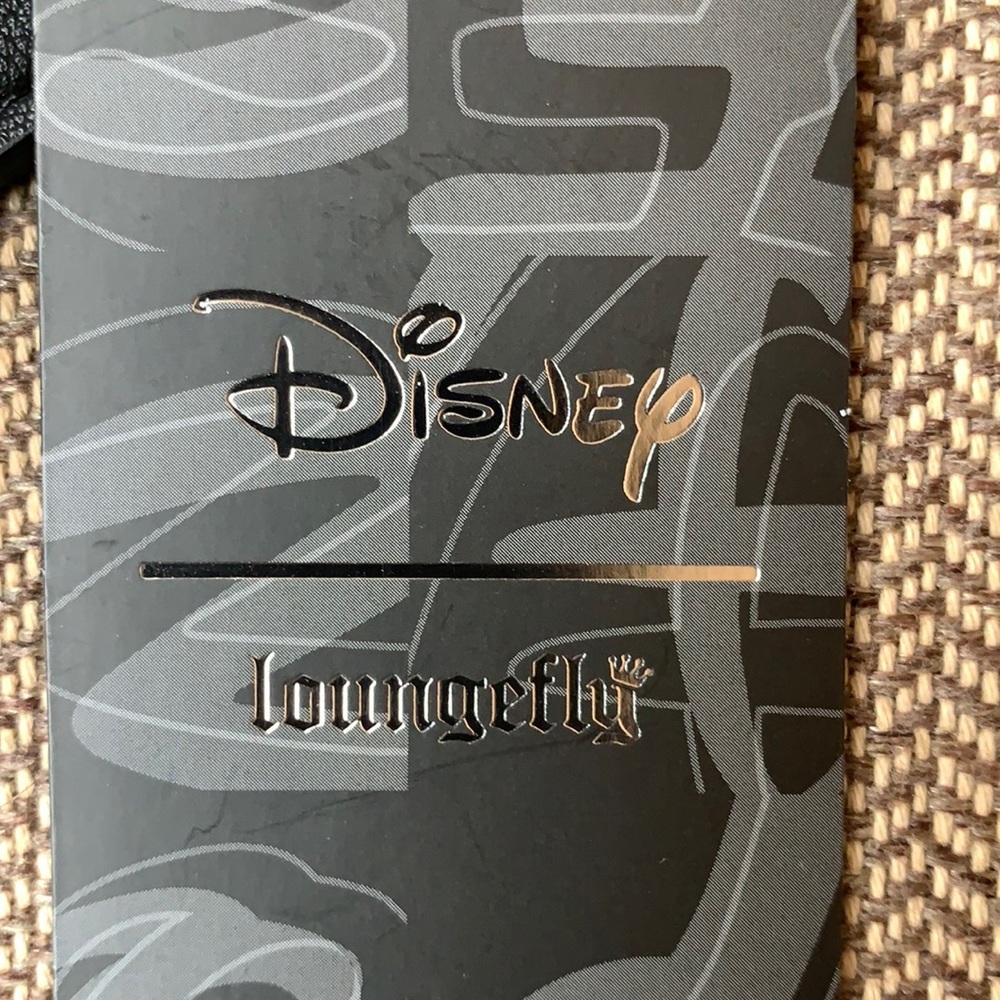 Loungefly x Minnie Mouse Polka Dot Wallet - Picture 6 of 16
